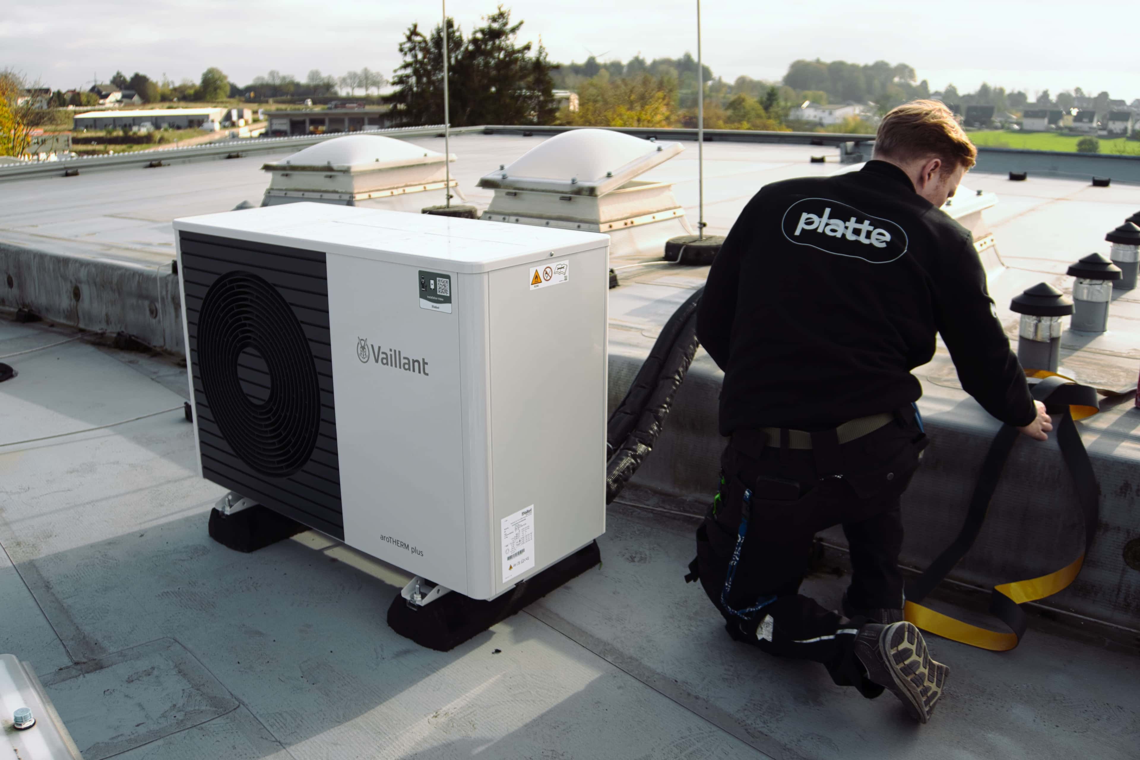 Wärmepumpe auf dem Dach
